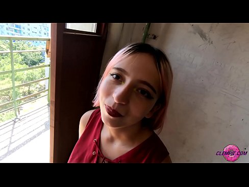❤️ Sha'awar ɗalibi yana tsotsar Baƙo a Waje - Cum A Fuskarsa ️ Batsa na Rasha ❌